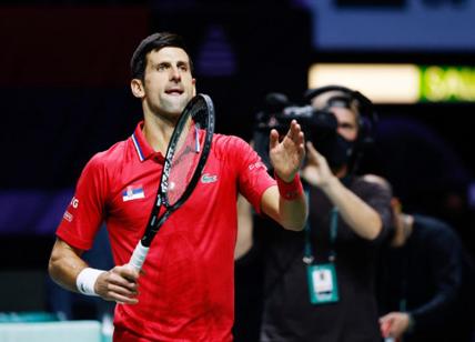 Tennis, Djokovic rischia di non entrare in Australia. "Deroga? Vogliamo prove"