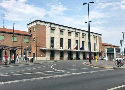 Reggio Emilia, 18enne ucciso a coltellate in stazione. Si cerca aggressore