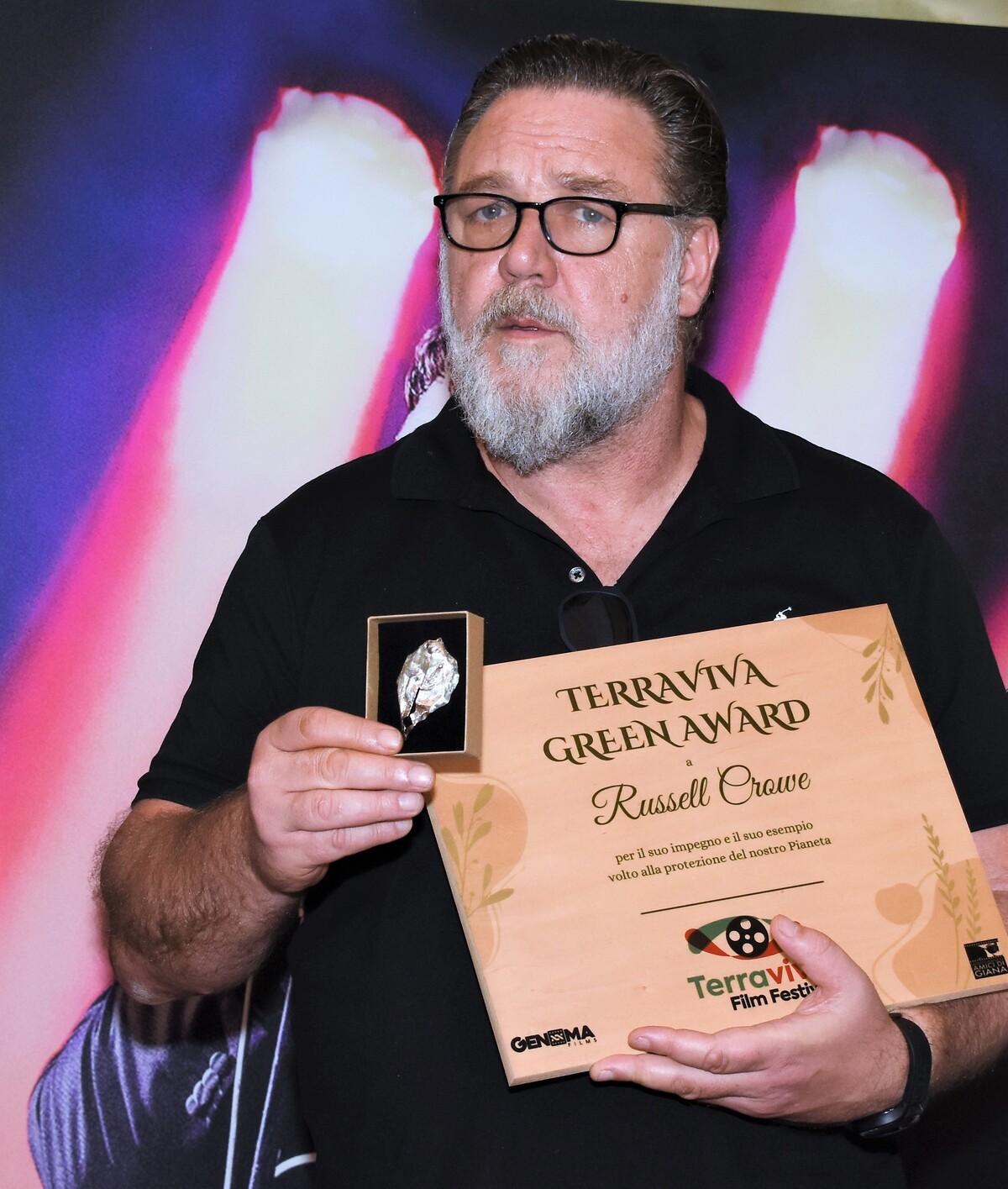 Russell Crowe premio Oscar anche nella solidarietà a Bologna