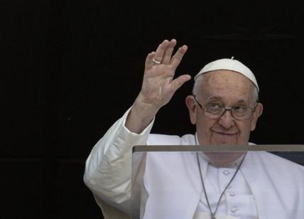Rai, Bergoglio a Saxa Rubra: prima volta di un Papa: "Con la pace si guadagna"