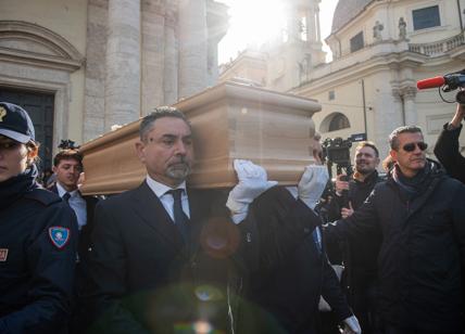 Sandra Milo, l'ultimo saluto a Roma: i funerali nella Chiesa degli artisti