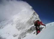 Tragedia sul Gran Paradiso: scialpinista scivola in un profondo canale e muore