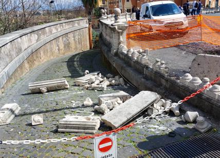Roma, auto distrugge la balaustra del Gianicolo: danni per quasi 20mila euro