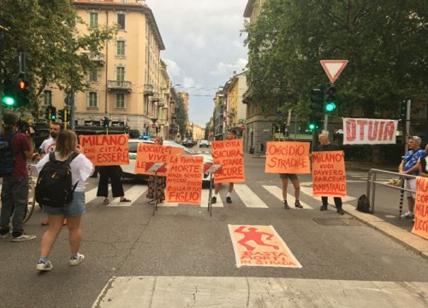 Ciclisti milanesi in piazza: "Basta morti sulle strade"