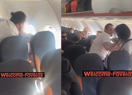 Rissa sul volo Easyjet: due donne si azzuffano prima della partenza. VIDEO