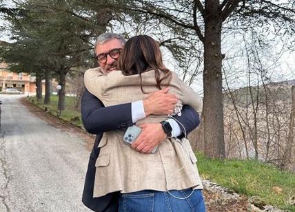 Abruzzo, Todde abbraccia D'amico: "Uniti si può vincere, come in Sardegna"