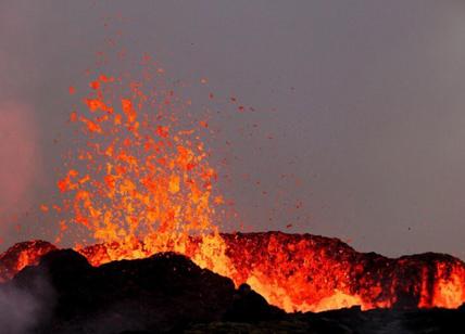 Islanda, nuova eruzione vulcanica: dichiarato lo stato d'emergenza