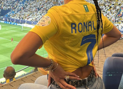 Georgina Rodriguez troppo sexy allo stadio (FOTO) Lady Ronaldo si rifugia in..