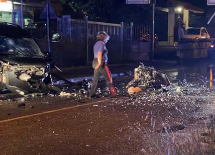 Roma, due morti in un incidente d'auto, tra i feriti anche due bambini