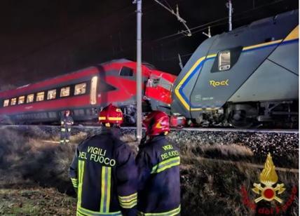 Scontro fra treni a Faenza, 17 feriti. "Sono volata a terra, botto tremendo"