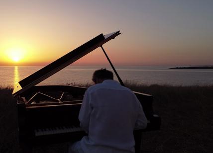 'Infinita maris' del pianista Mirko Signorile ode al mare a Torre Guaceto