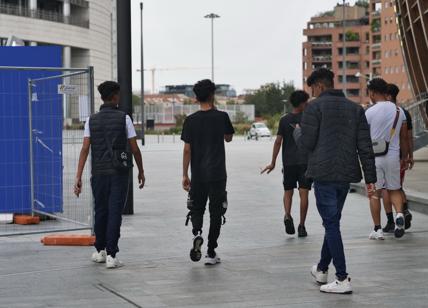 Schiaffi, pugni e rapine in centro a Monza: 4 ragazzi in carcere