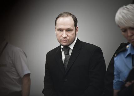 Neonazista killer perde causa contro Oslo per trattamento inumano in carcere