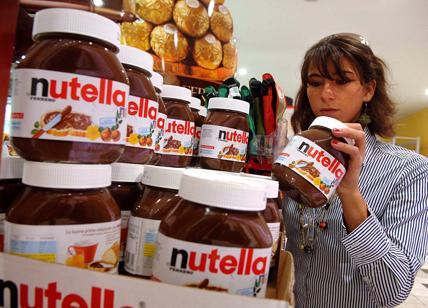 Ferrero, si indaga sui prodotti dolciari: "Troppi zuccheri, non fanno bene"
