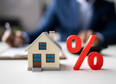 Mutui: tassi in calo, rata mensile più bassa