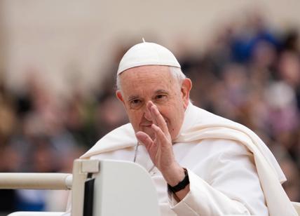 Papa Francesco giunge a Fatima: "La Chiesa non ha porte, è aperta a tutti"