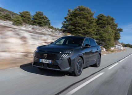 Peugeot lancia il SUV elettrico E-3008: design e prestazioni superiori