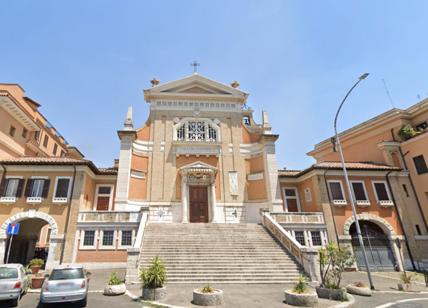 Roma, tenta di rubare in una chiesa e picchia un Carabiniere con un crocifisso