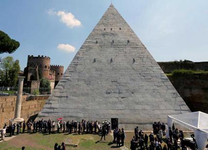 Roma, al via le guide per scoprire tutti i segreti della Piramide Cestia