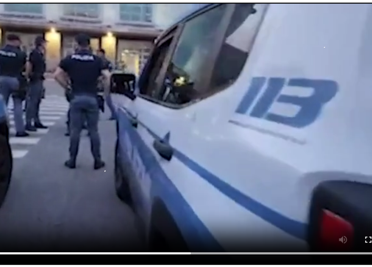 Napoli operazione Polizia e Carabinieri