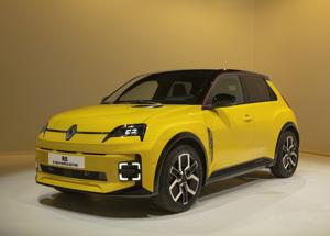 Renault: nuova 5 E-Tech Electric: ordinabile in Italia le prime due versioni
