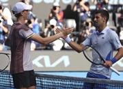 Raccattapalle fa i nomi dei tennisti più antipatici in campo: Sinner promosso. E Djokovic...