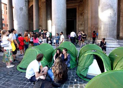 Pantheon, nuova piazza delle proteste: in corso il sit-in degli universitari