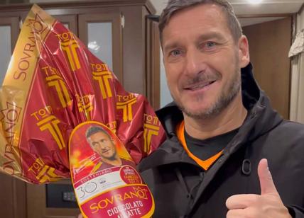 Francesco Totti va in contropiede: a Natale presenta il suo uovo di Pasqua