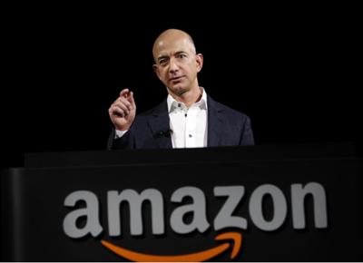 Amazon, Jeff Bezos è l'uomo più ricco della storia moderna