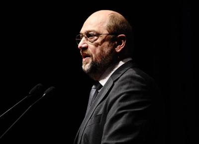 Germania, Schulz punta al dopo Merkel. Il piano per diventare cancelliere