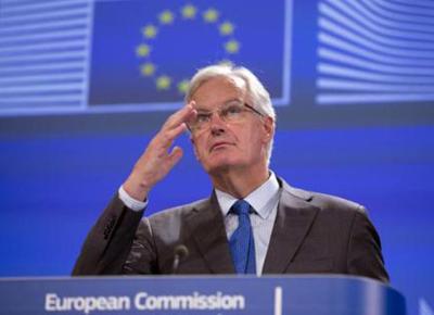 Brexit, Barnier: "Mai così forte il rischio No Deal". La Merkel apre