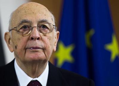 Napolitano in vacanza con 4 poliziotti di scorta. Il Sap protesta: "Troppi"