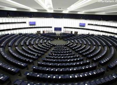 Vitalizi, lettera M5s al Parlamento europeo: "Aboliamoli anche a Strasburgo"