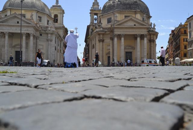 Piazza del Popolo, Codacons dichiara guerra al tennis e si appella all'Unesco