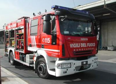 Milano, incendio in via Guerzoni: due persone soccorse in ospedale