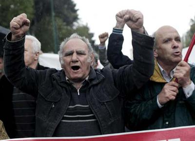 Manovra, i pensionati protestano in Lombardia