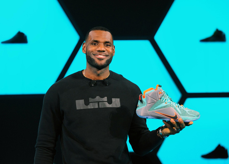 LeBron James presenta le sue nuove scarpe Nike - Foto 1 - Affaritaliani.it