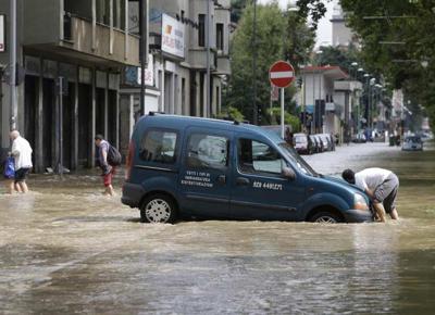 "Esondazioni del Seveso evitabili": indagati Maroni e Pisapia