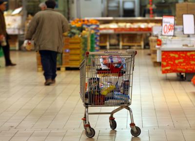Consumi, crollo a luglio. Istat: vendite gliù dello 0,3%