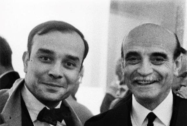 Yves Klein e Lucio Fontana alla mostra delle Nature Parigi, Galerie Iris Clert, novembre 1961 Photo: Shunk-Kender © Roy Lichtenstein Foundation