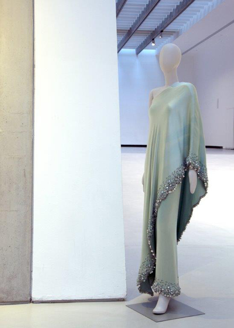 Valentino - abito da sera indossato da Jacqueline Kennedy Onassis, autunnoinverno 1967-68. Valentino - abito da sera indossato da Jacqueline Kennedy Onassis, autunnoinverno 1967-68.