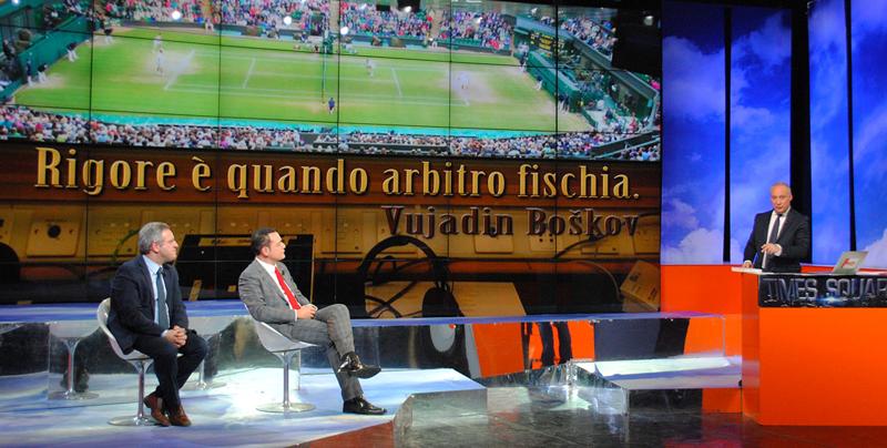 Un momento della diretta del programma Sport Square con Igor Righetti, il direttore delle news Giancarlo Padovan e il conduttore Luca Colantoni. Foto di Grigore Scutari Un momento della diretta del programma Sport Square con Igor Righetti, il direttore delle news Giancarlo Padovan e il conduttore Luca Colantoni. Foto di Grigore Scutari