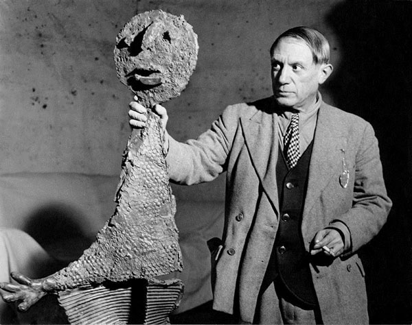 Picasso, rue des Grands-Augustins, 1939-1940 © Estate Brassaï