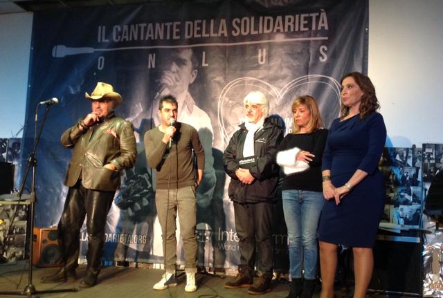 Salvatore Ranieri con il direttore di Afffari Angelo Maria Perrino e Pietruccio Montalbetti dei Dik Dik Salvatore Ranieri con il direttore di Afffari Angelo Maria Perrino e Pietruccio Montalbetti dei Dik Dik