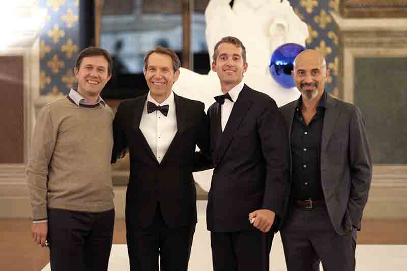 Jeff Koons con Dario Nardella, Fabrizio Moretti e Sergio Risaliti Emiliano Cribari Jeff Koons con Dario Nardella, Fabrizio Moretti e Sergio Risaliti Emiliano Cribari