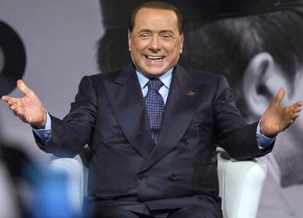 Berlusconi vuole candidare Lisa Ferrarini. Lei preferisce Renzi