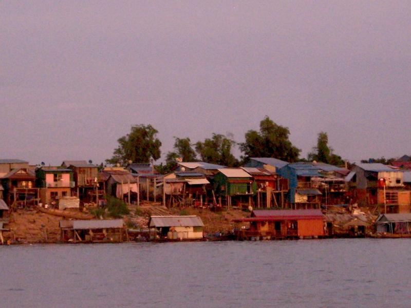 Bidonville sul Mekong Bidonville sul Mekong