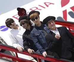 Bootleg Beatles al loro arrivo all'aereoporto internazionale di Barajas a Madrid