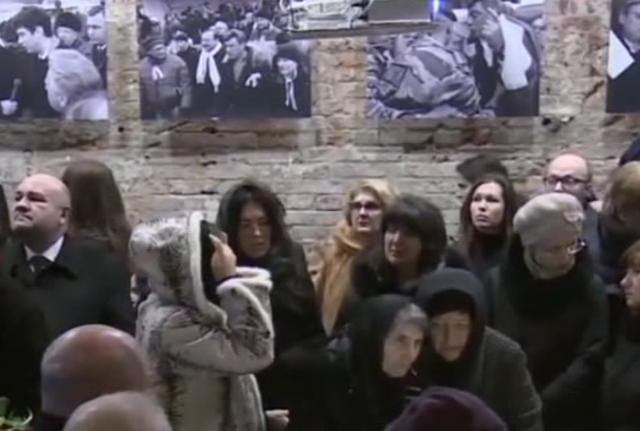 Nemtsov, funerali senza Putin. Assente Duriskaya, è tornata a Kiev
