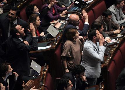 Tutto cambi perchè nulla cambi. Aumentano gli stipendi ma solo in Parlamento